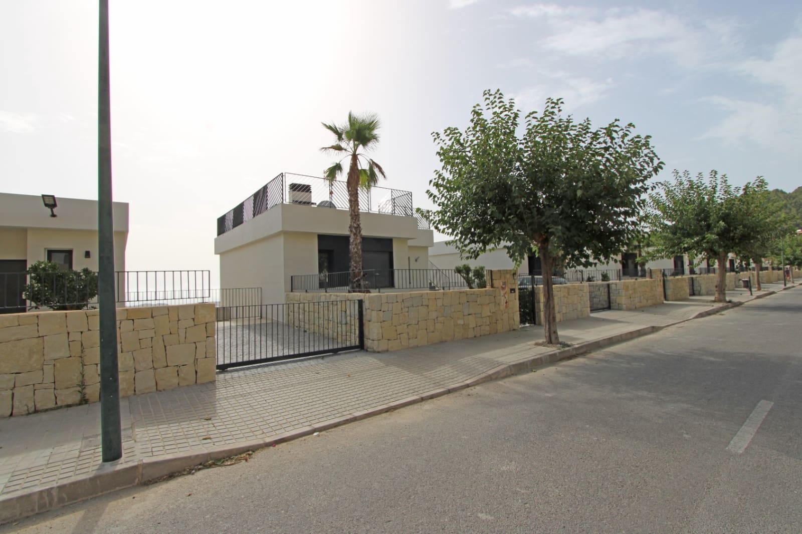 3 bedroom Villa for sale in Polop with pool garage - € 750,000 (Ref: 9301699)
