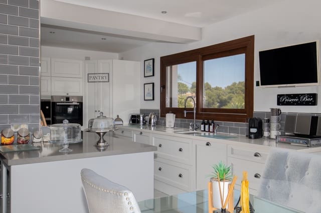 3 sypialnia Willa na sprzedaż w Moraira, Teulada-Moraira z basenem garażem - 1 050 000 € (Ref: 9311632)