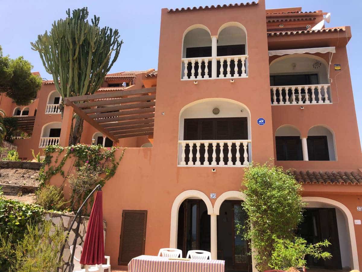 3 slaapkamer Halfvrijstaande villa te koop in Calpe / Calp met zwembad - € 499.000 (Ref: 9329830)