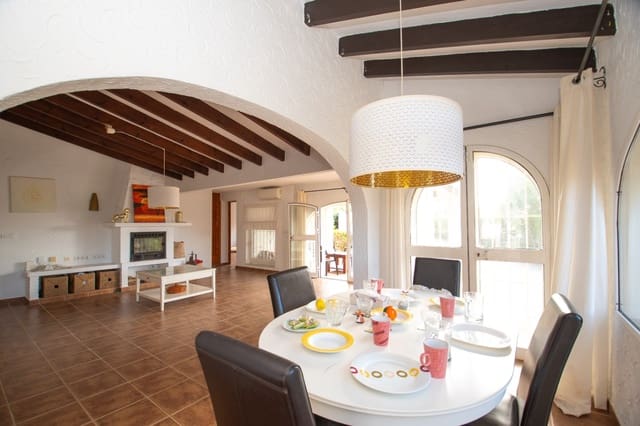 5 makuuhuone Huvila myytävänä paikassa Moraira, Teulada-Moraira mukana uima-altaan 
autotalli - 770 000 € (Ref: 9345626)