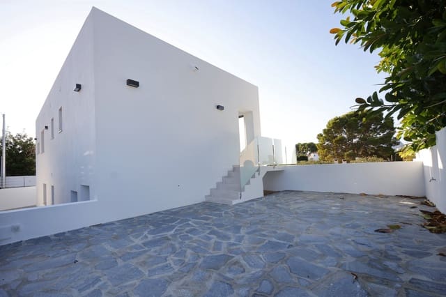 4 slaapkamer Villa te koop in Calpe / Calp met zwembad - € 840.000 (Ref: 9346543)