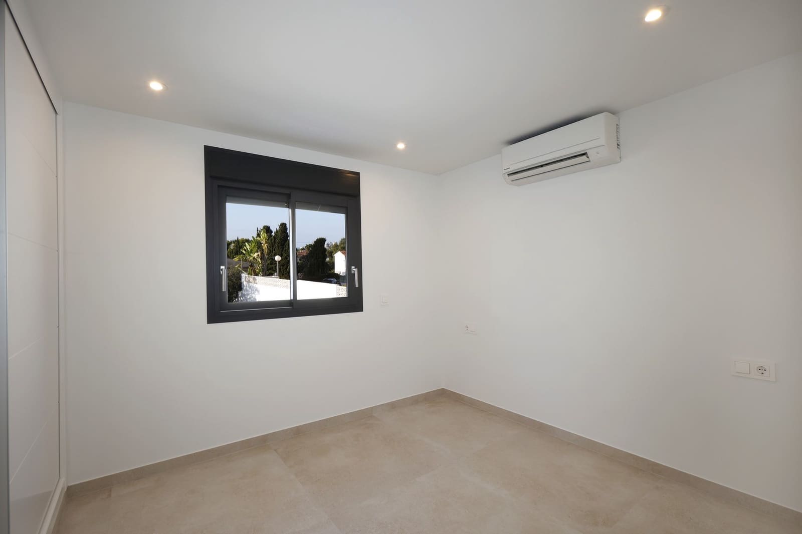 4 bedroom Villa for sale in Calpe / Calp with pool - € 840,000 (Ref: 9346543)