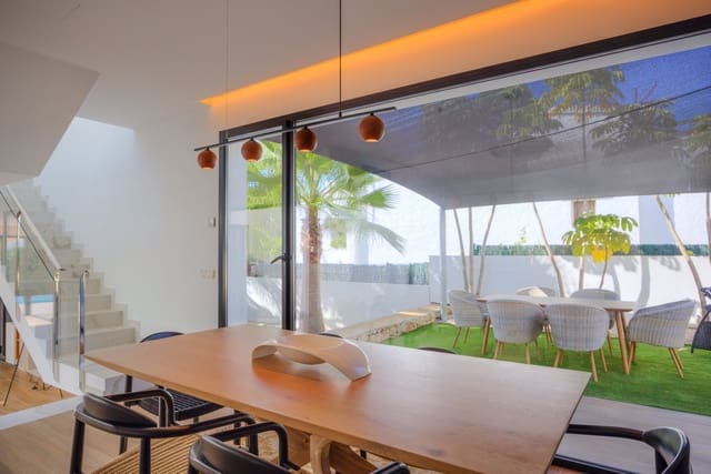 Chalet de 3 habitaciones en Moraira, Teulada-Moraira en venta con piscina - 1.175.000 € (Ref: 9346544)