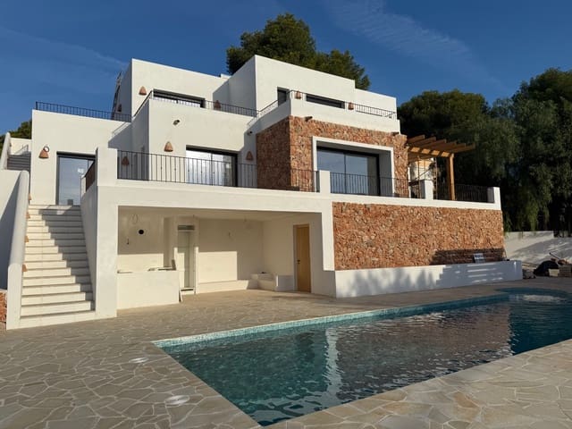 Chalet de 4 habitaciones en Moraira, Teulada-Moraira en venta con piscina - 2.275.000 € (Ref: 9346549)
