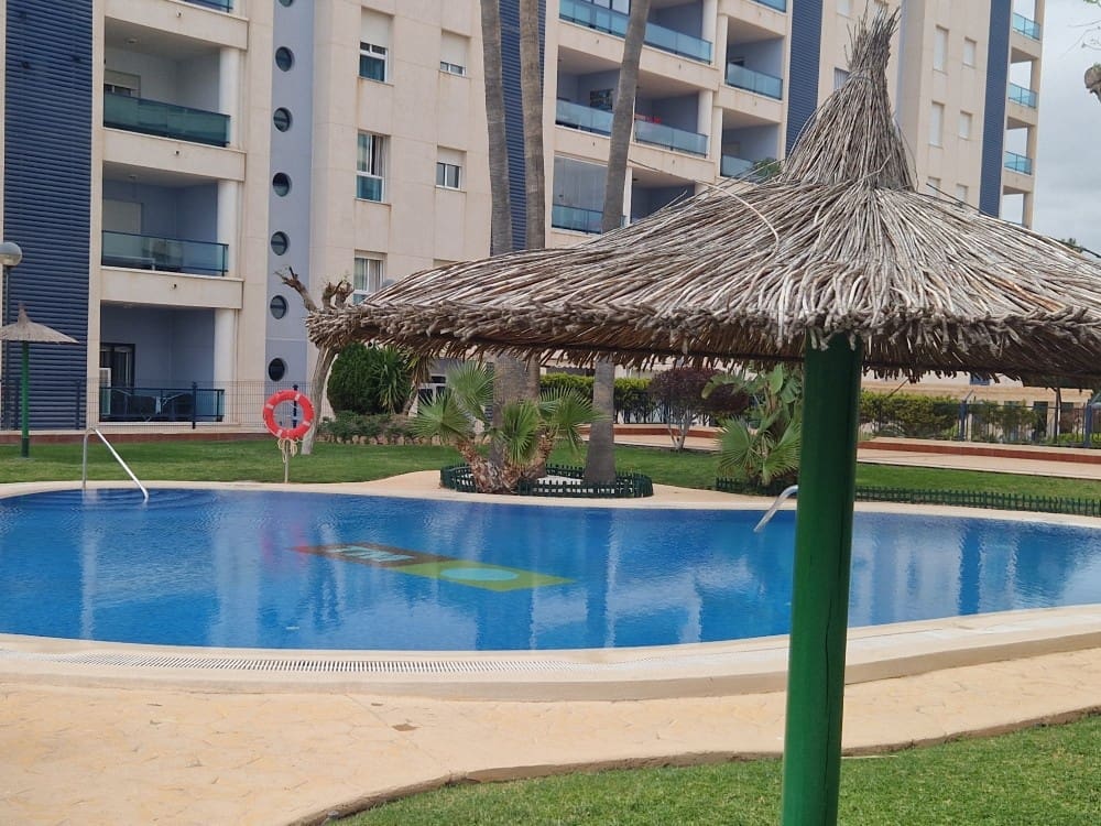 2 bedroom Apartment for sale in La Villajoyosa / Vila Joiosa with pool - € 349,900 (Ref: 9346551)