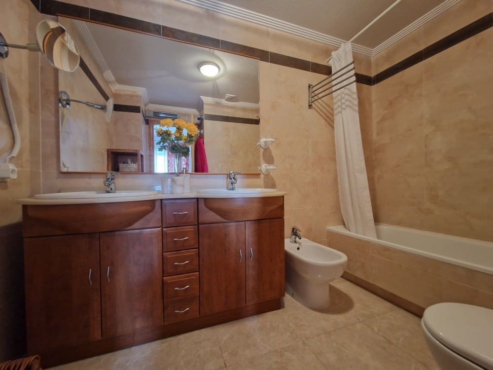 2 bedroom Apartment for sale in La Villajoyosa / Vila Joiosa with pool - € 349,900 (Ref: 9346551)