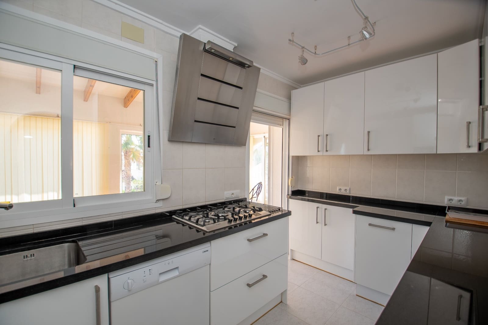 3 bedroom Villa for sale in Benitachell / Benitatxell with pool garage - € 549,000 (Ref: 9350170)