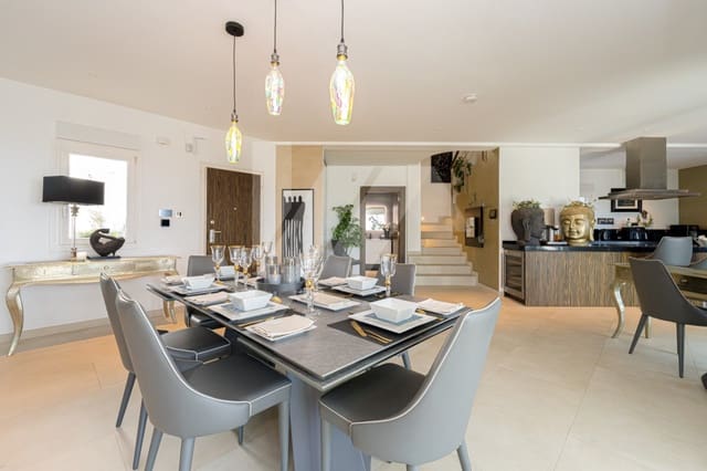 5 bedroom Villa for sale in Moraira, Teulada-Moraira with pool garage - € 2,495,000 (Ref: 9354177)