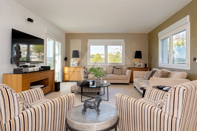 5 bedroom Villa for sale in Moraira, Teulada-Moraira with pool garage - € 2,495,000 (Ref: 9354177)