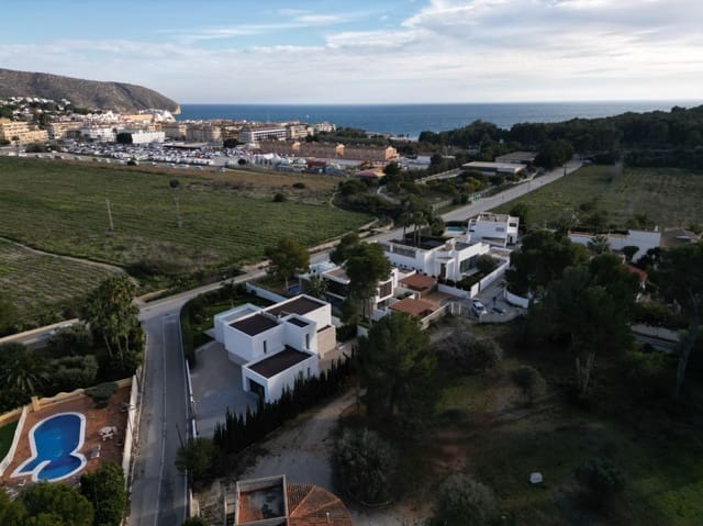 6 bedroom Villa for sale in Moraira, Teulada-Moraira with garage - € 1,696,800 (Ref: 9371128)