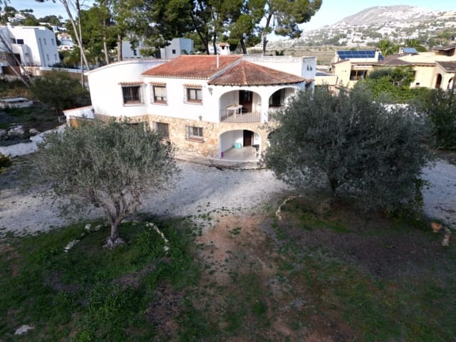 6 bedroom Villa for sale in Moraira, Teulada-Moraira with garage - € 1,696,800 (Ref: 9371128)