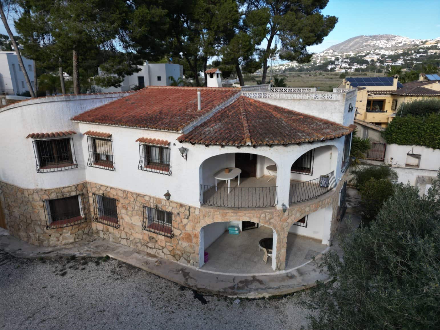 6 bedroom Villa for sale in Moraira with garage - € 1,696,800 (Ref: 9371128)