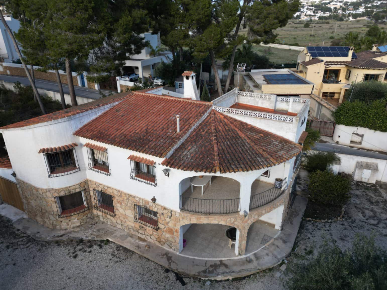 6 bedroom Villa for sale in Moraira with garage - € 1,696,800 (Ref: 9371128)