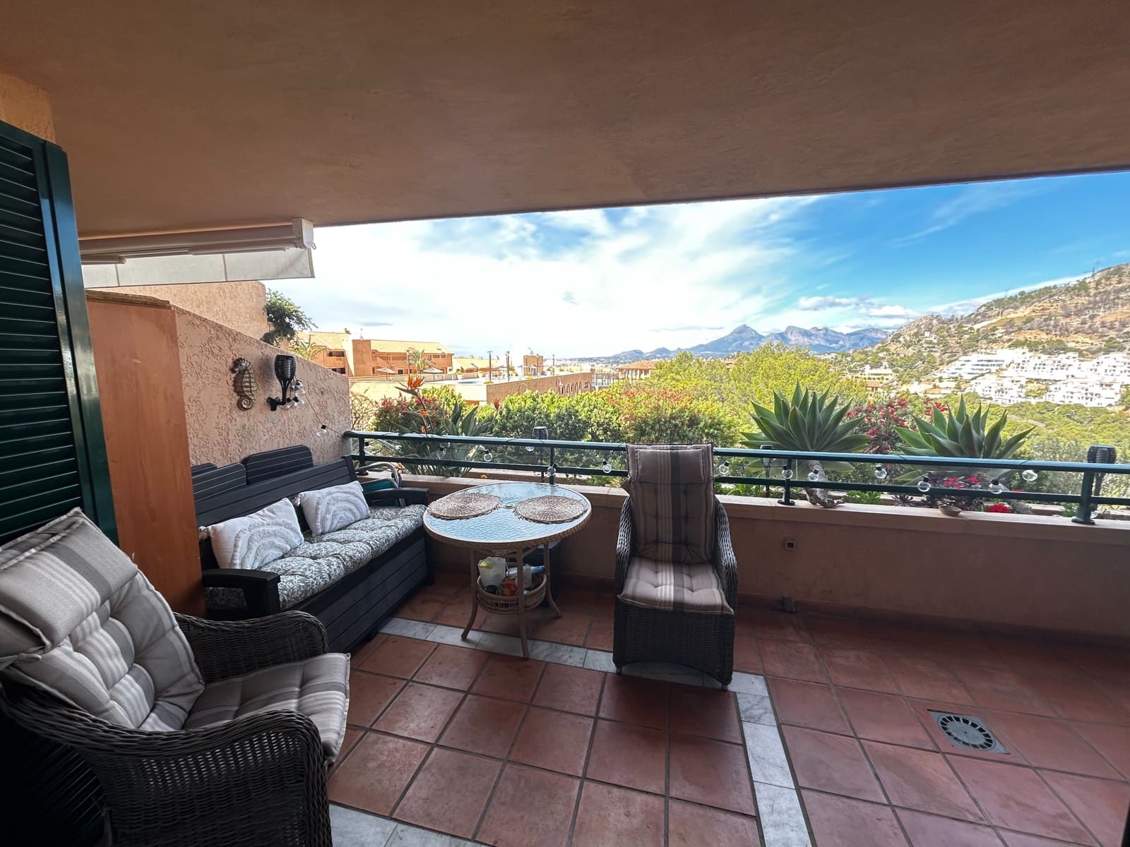 2 bedroom Apartment for sale in Altea with pool - € 297,000 (Ref: 9380004)