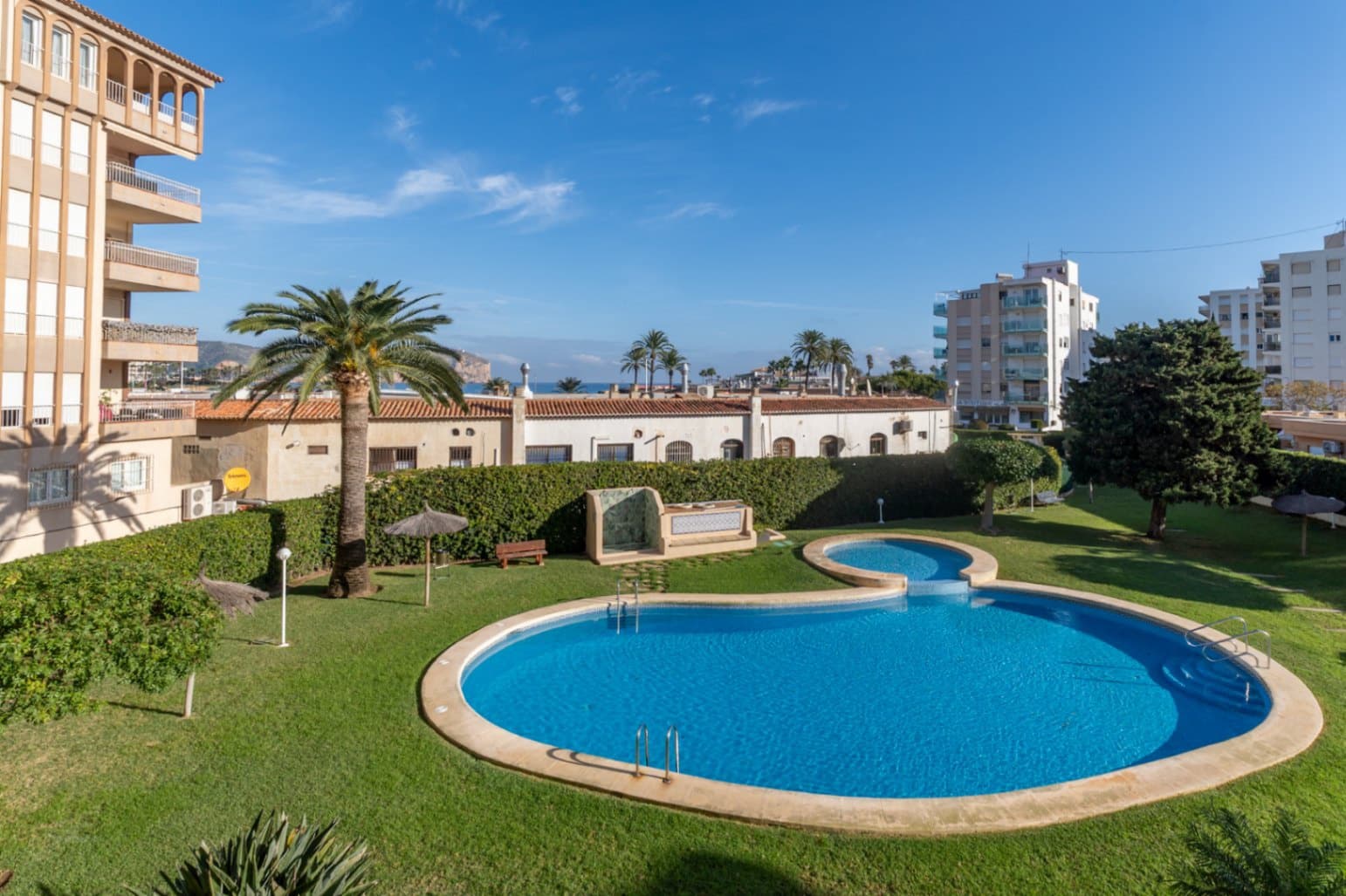 Apartamento de 3 habitaciones en Javea / Xàbia en venta con piscina - 349.000 € (Ref: 9380006)