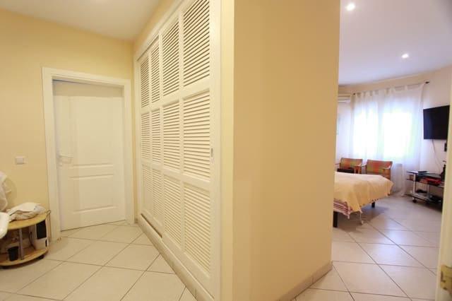 4 soveværelse Villa til salg i Calpe / Calp med swimmingpool - € 850.000 (Ref: 9380011)