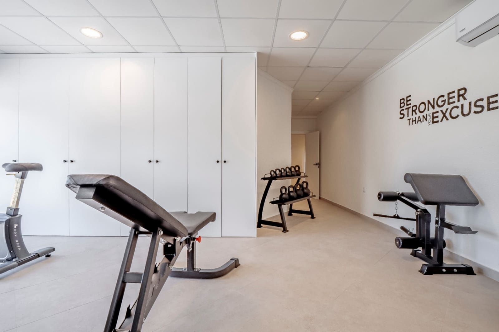 9 soverom Villa til salgs i Javea / Xabia med svømmebasseng garasje - € 3 950 000 (Ref: 9380019)