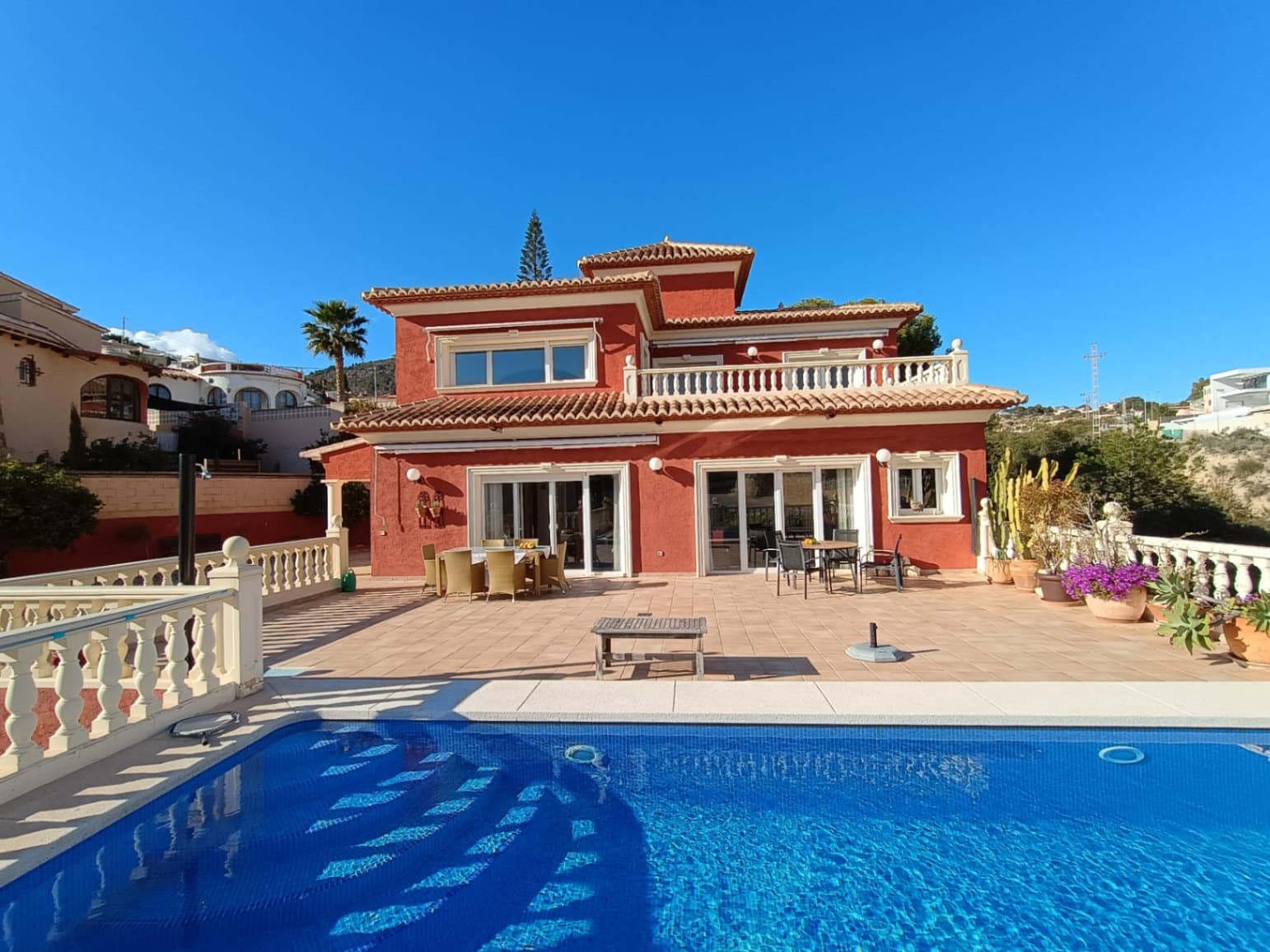 5 bedroom Villa for sale in Calpe / Calp with pool - € 820,000 (Ref: 9380020)