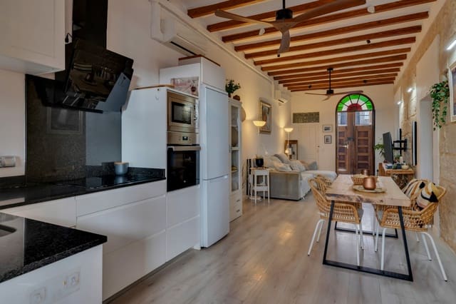 8 bedroom Townhouse for sale in Centro ciudad, Javea / Xàbia - € 960,000 (Ref: 9380025)