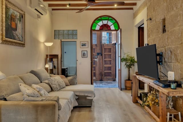 8 bedroom Townhouse for sale in Centro ciudad, Javea / Xàbia - € 960,000 (Ref: 9380025)