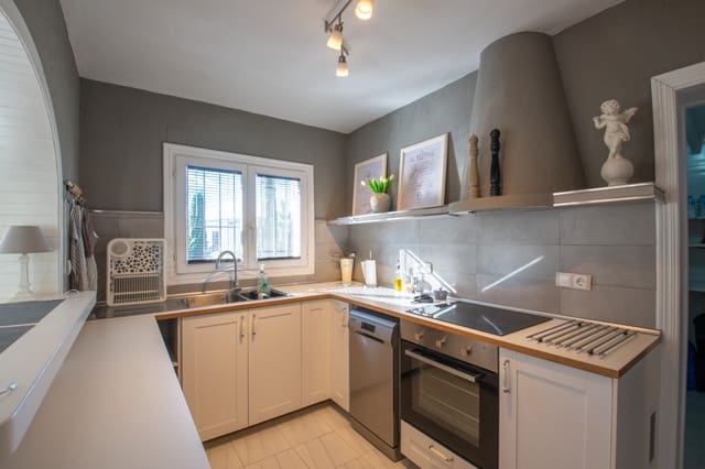 2 soveværelse Villa til salg i Benitachell / Benitatxell med swimmingpool garage - € 675.000 (Ref: 9383928)