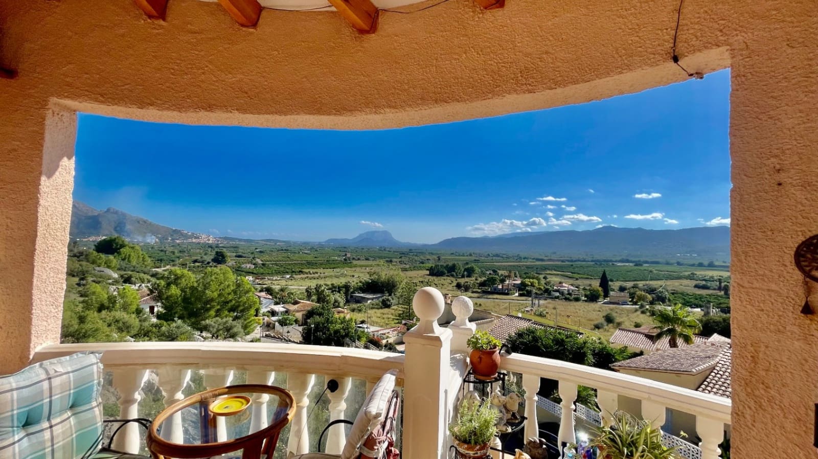 3 slaapkamer Villa te koop in Tormos met zwembad garage - € 435.000 (Ref: 9383930)