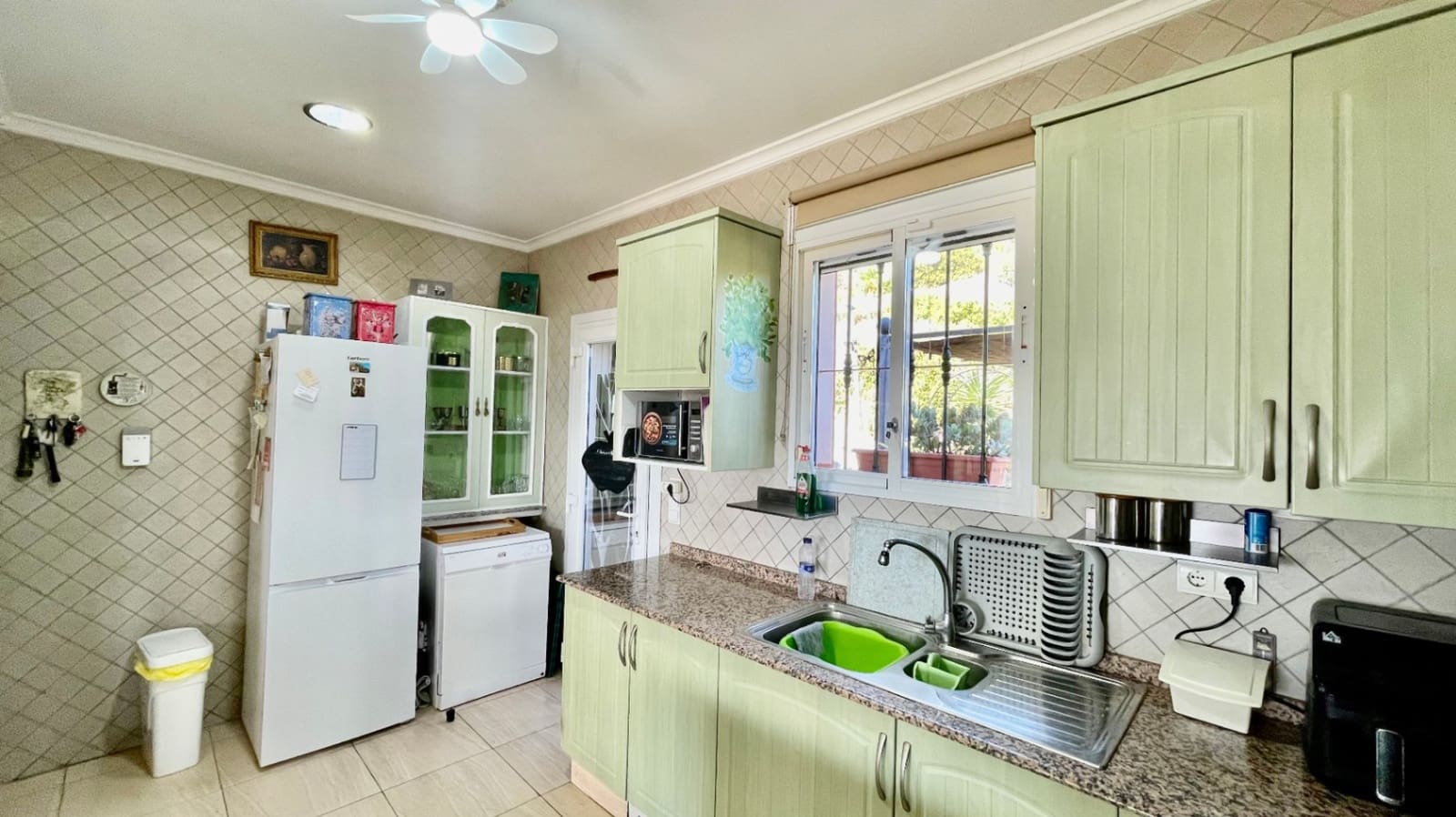 3 slaapkamer Villa te koop in Tormos met zwembad garage - € 435.000 (Ref: 9383930)