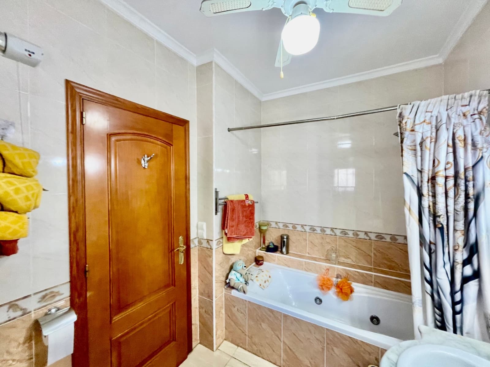 3 slaapkamer Villa te koop in Tormos met zwembad garage - € 435.000 (Ref: 9383930)