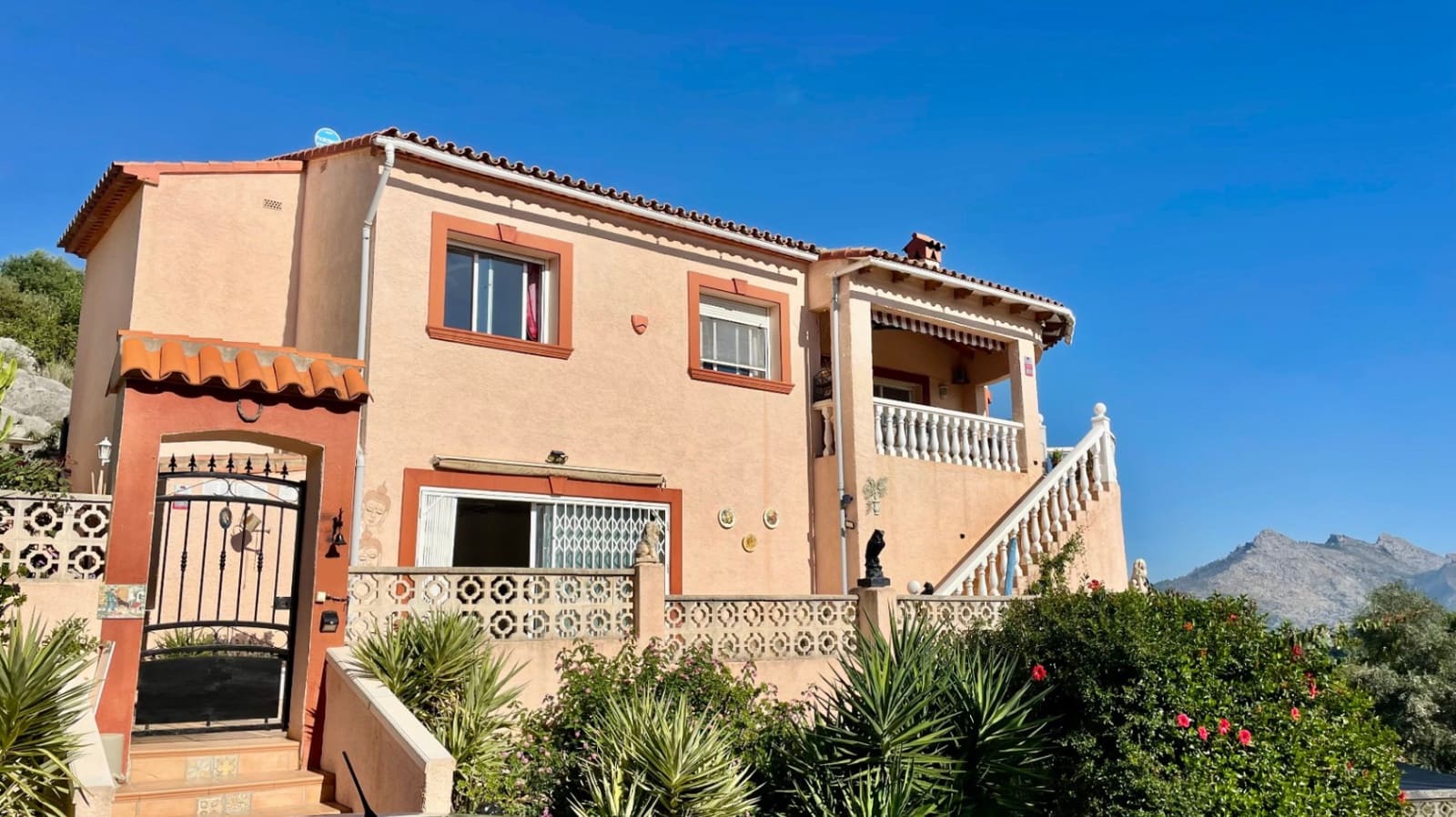 3 slaapkamer Villa te koop in Tormos met zwembad garage - € 435.000 (Ref: 9383930)