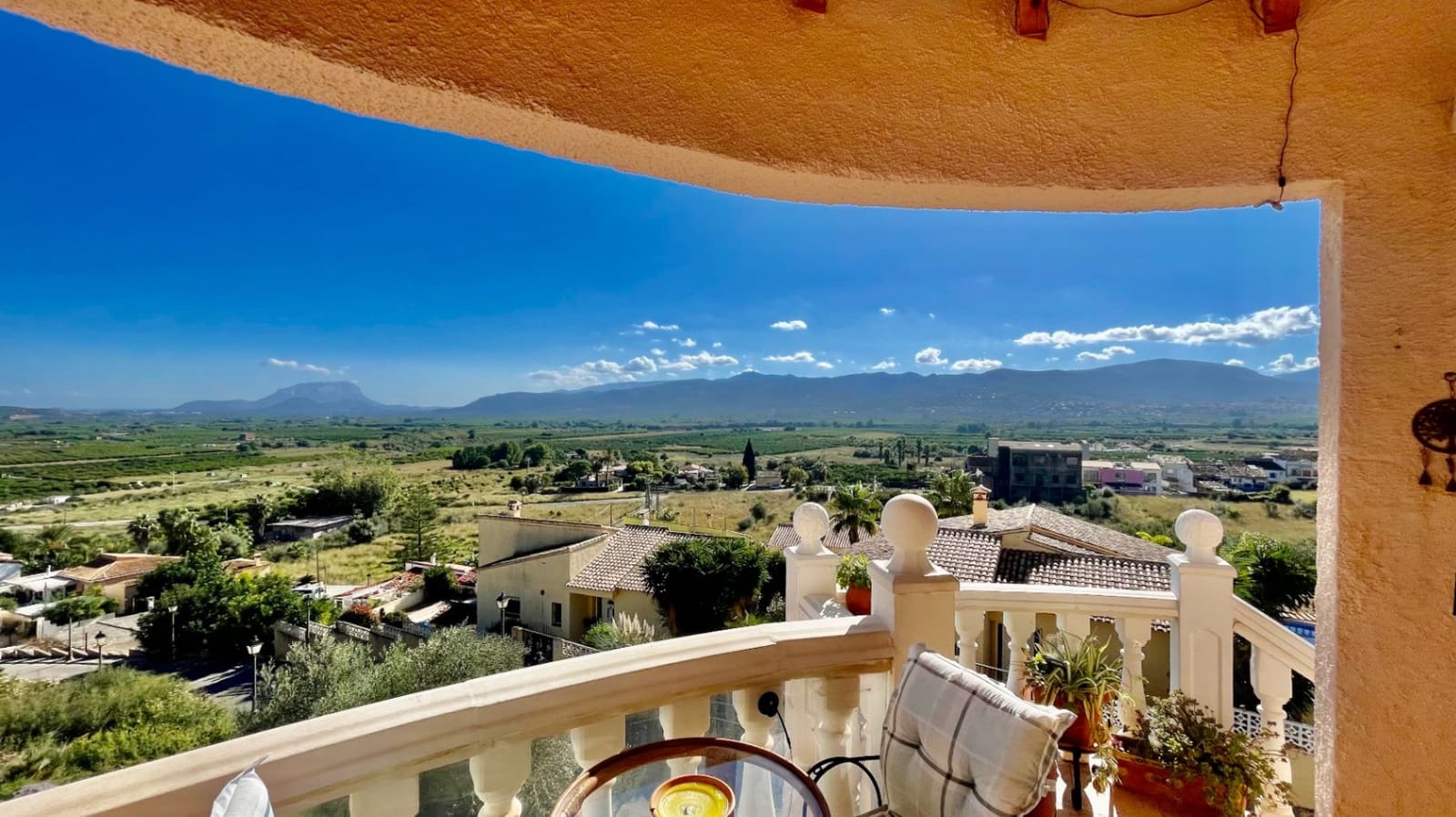 3 slaapkamer Villa te koop in Tormos met zwembad garage - € 435.000 (Ref: 9383930)