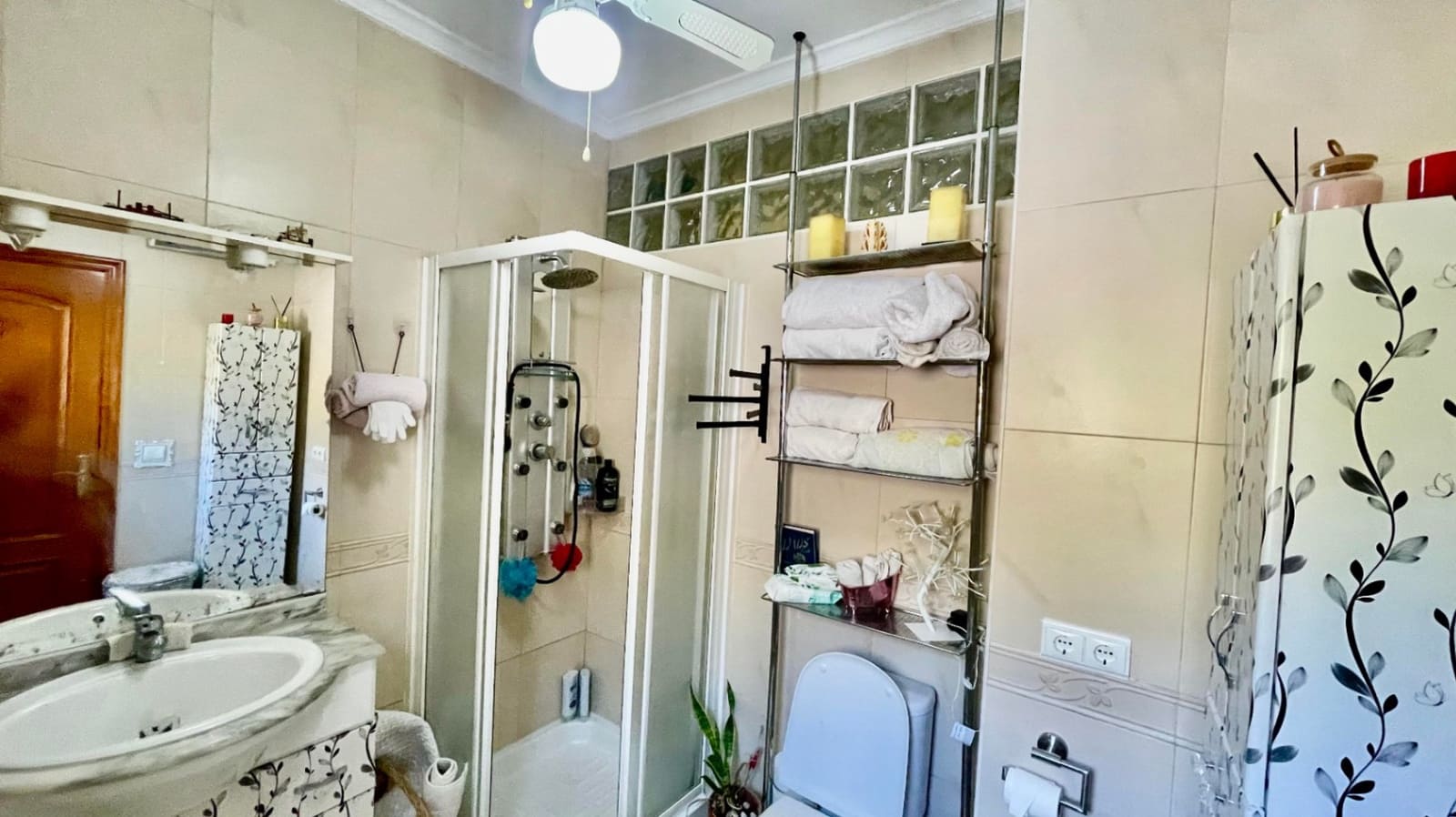 3 slaapkamer Villa te koop in Tormos met zwembad garage - € 435.000 (Ref: 9383930)