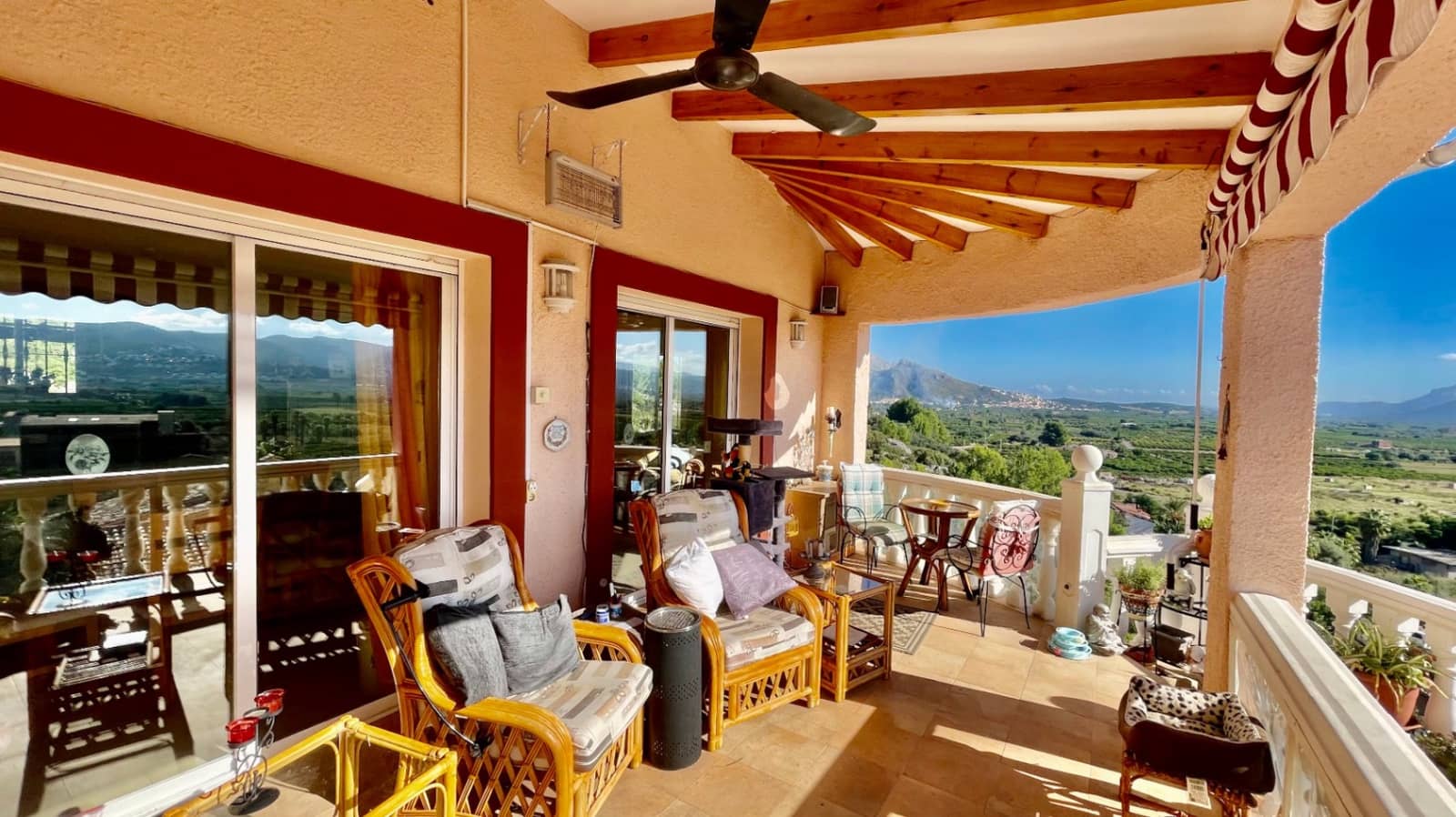 3 slaapkamer Villa te koop in Tormos met zwembad garage - € 435.000 (Ref: 9383930)