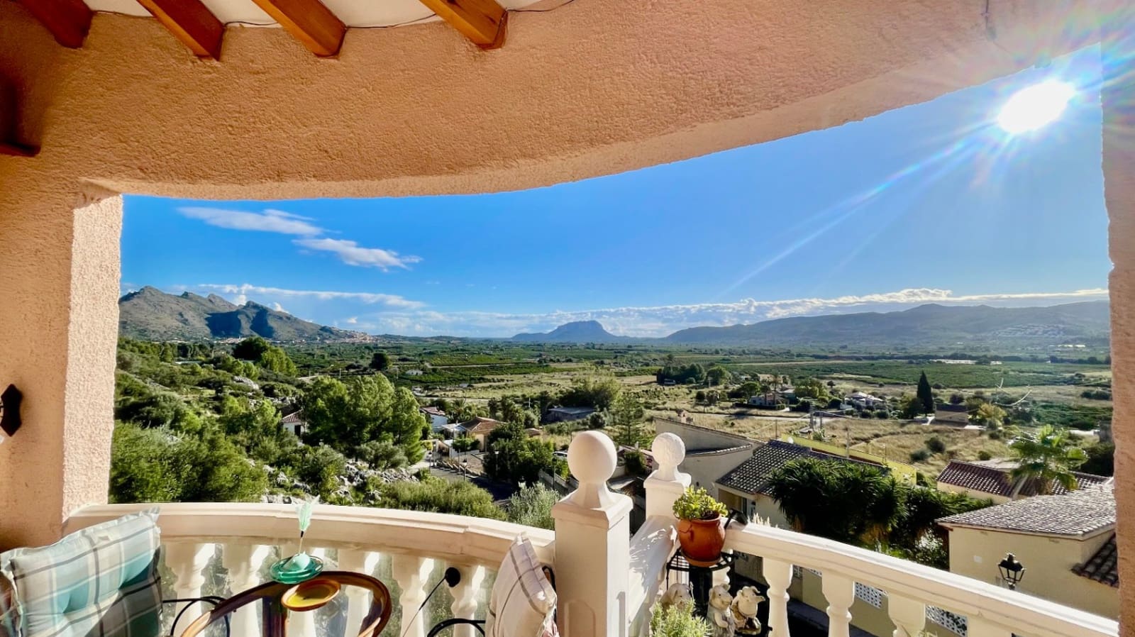 3 slaapkamer Villa te koop in Tormos met zwembad garage - € 435.000 (Ref: 9383930)