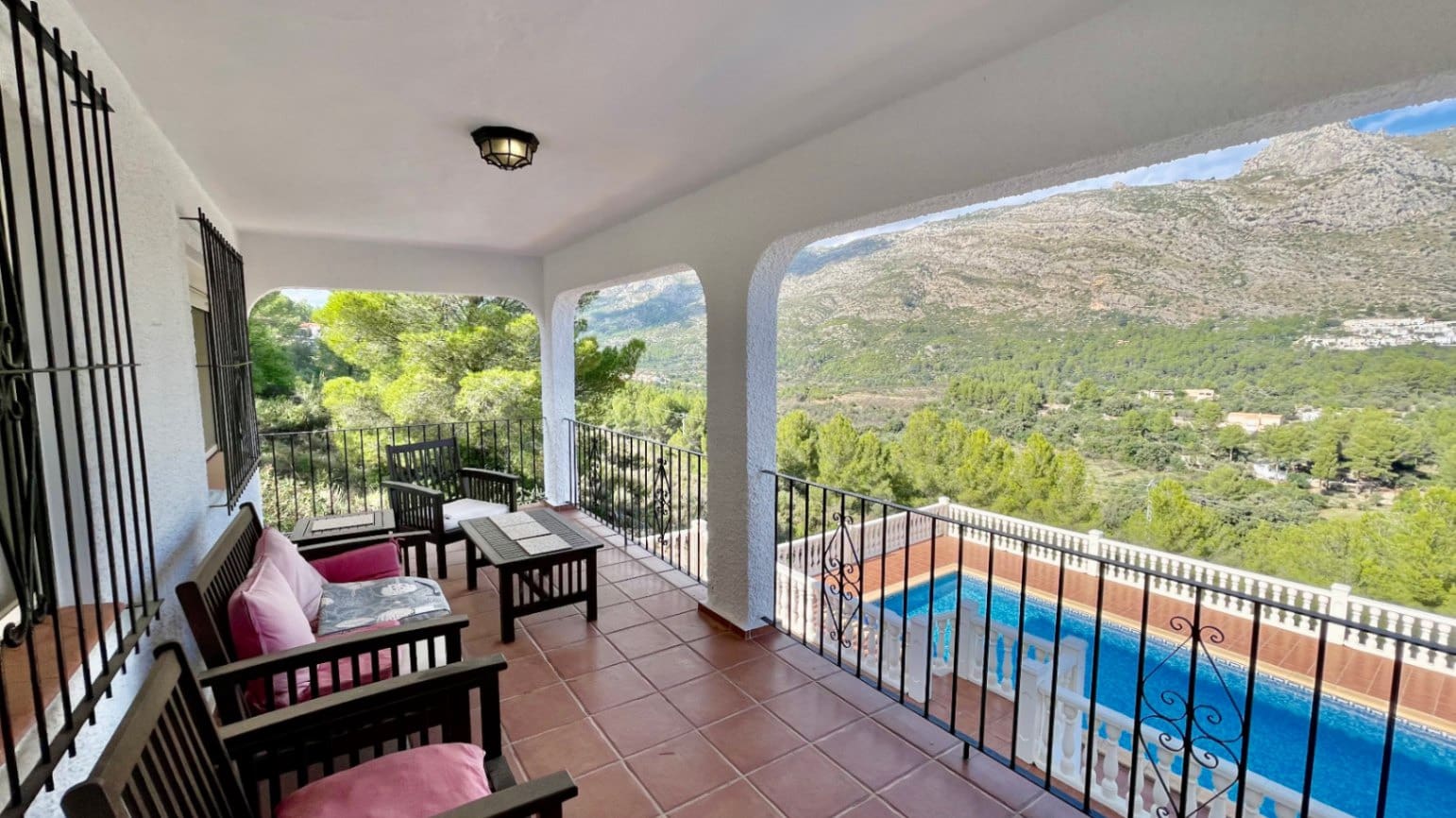 4 bedroom Villa for sale in Benigembla / Benichembla with pool garage - € 399,000 (Ref: 9383931)