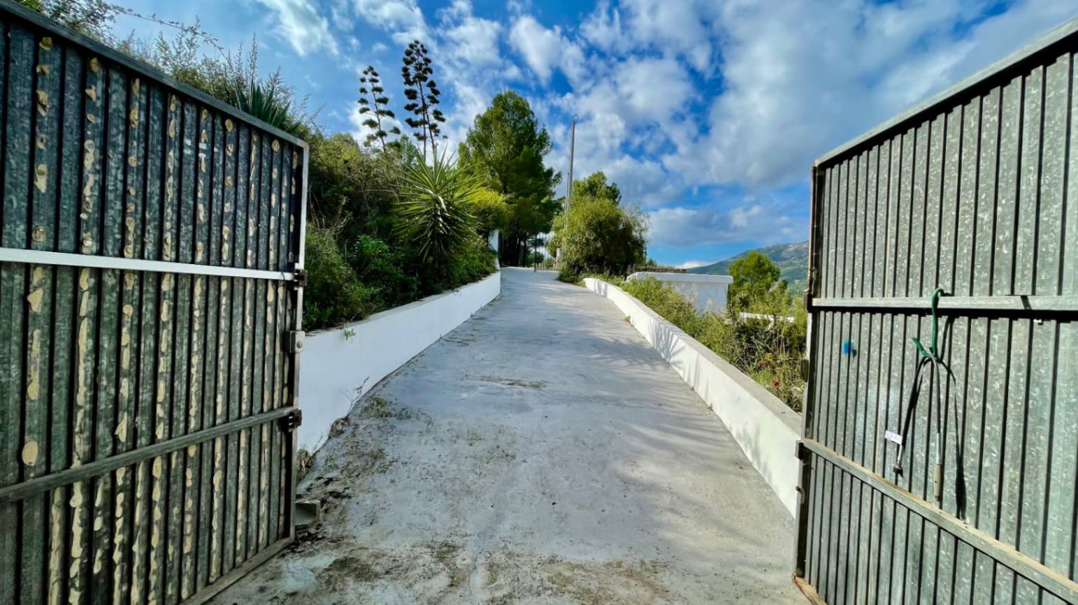 4 bedroom Villa for sale in Benigembla / Benichembla with pool garage - € 399,000 (Ref: 9383931)