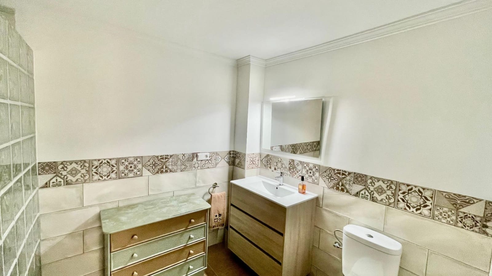 3 bedroom Apartment for sale in Jalon / Xalo with garage - € 248,000 (Ref: 9383935)