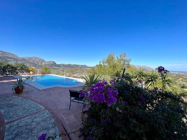 3 slaapkamer Villa te koop in Orba met garage - € 399.950 (Ref: 9383937)