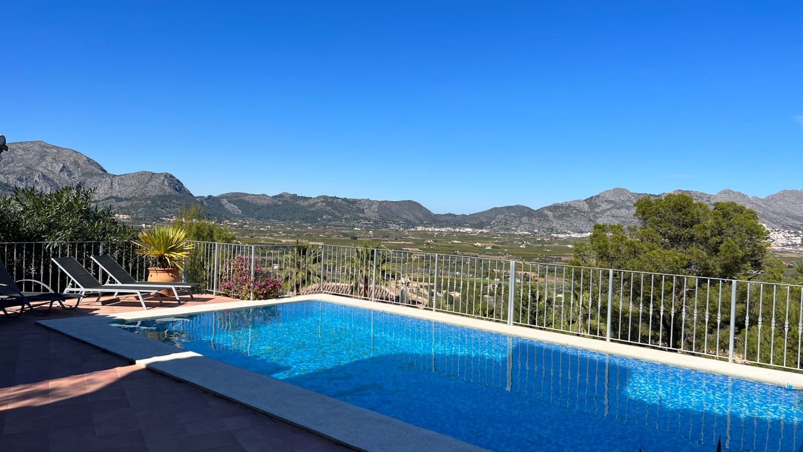 3 slaapkamer Villa te koop in Orba met garage - € 399.950 (Ref: 9383937)