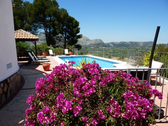 3 slaapkamer Villa te koop in Orba met garage - € 399.950 (Ref: 9383937)