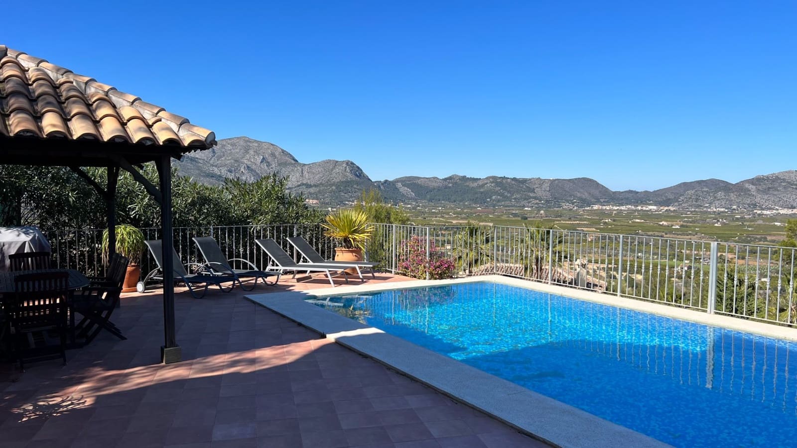 3 slaapkamer Villa te koop in Orba met garage - € 399.950 (Ref: 9383937)