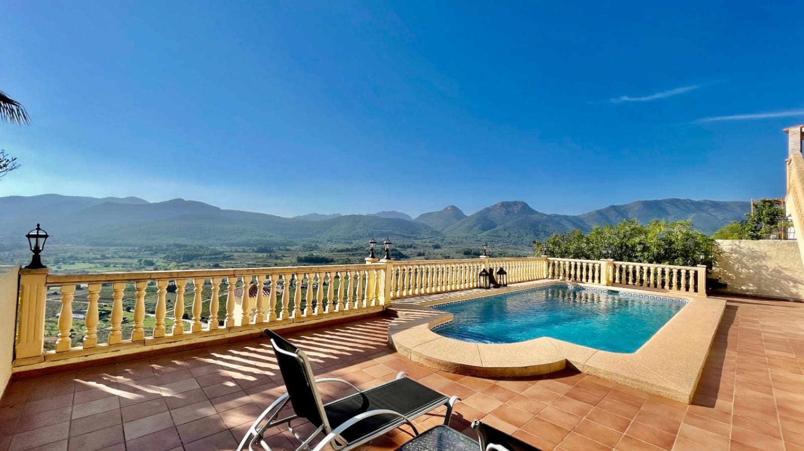 4 sypialnia Willa na sprzedaż w Jalon / Xalo z basenem garażem - 595 000 € (Ref: 9383938)