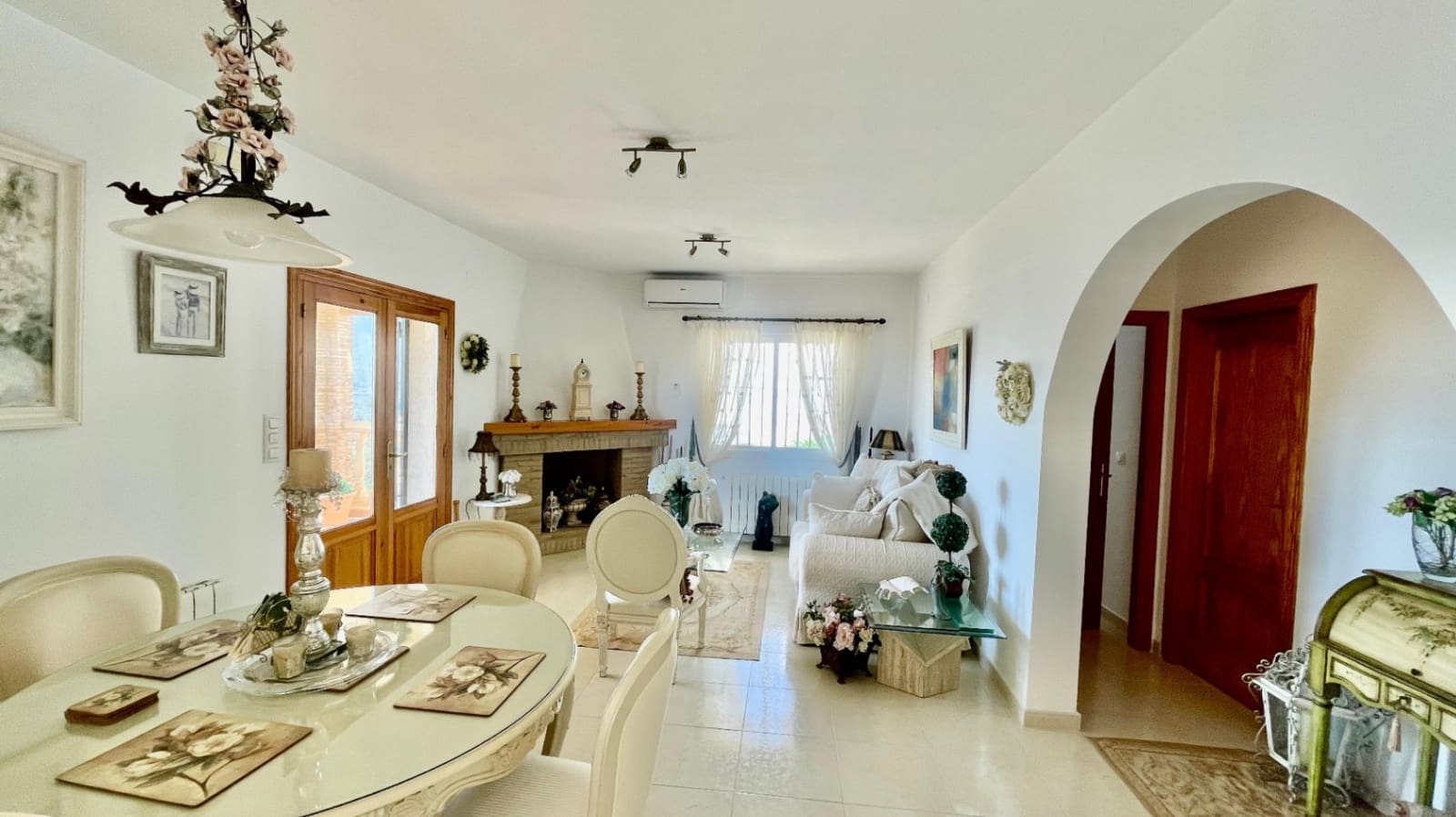 4 sypialnia Willa na sprzedaż w Jalon / Xalo z basenem garażem - 595 000 € (Ref: 9383938)