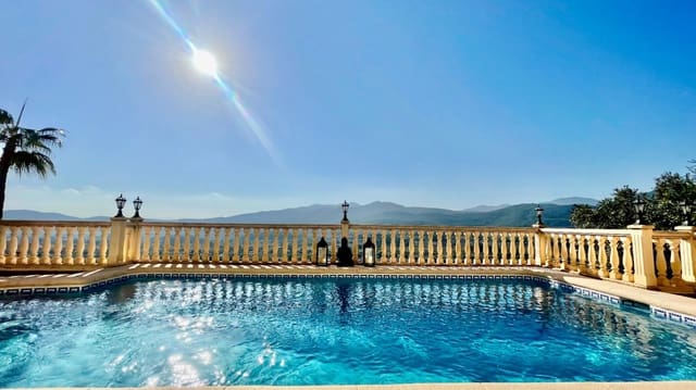 4 sypialnia Willa na sprzedaż w Jalón / Xaló z basenem garażem - 595 000 € (Ref: 9383938)