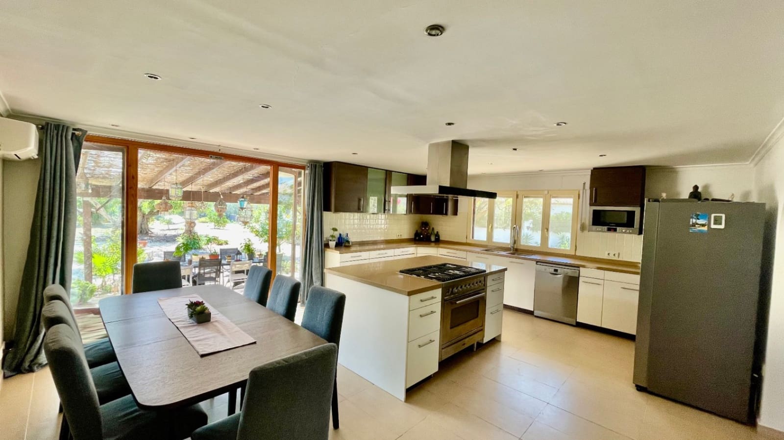 4 bedroom Villa for sale in Jalon / Xalo with pool garage - € 735,000 (Ref: 9383940)