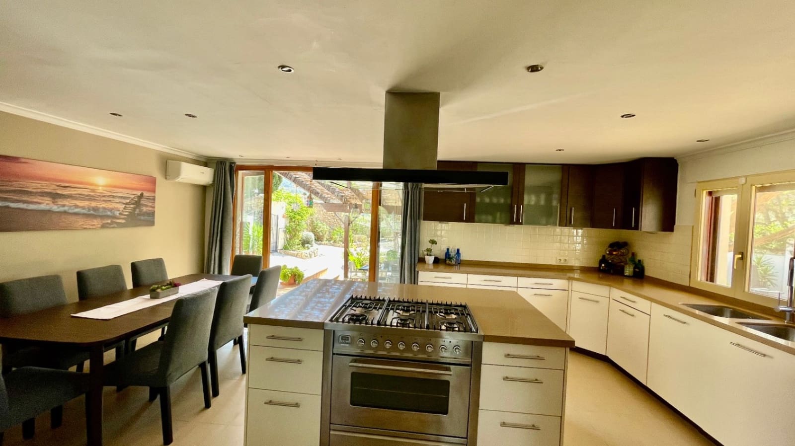 4 bedroom Villa for sale in Jalon / Xalo with pool garage - € 735,000 (Ref: 9383940)