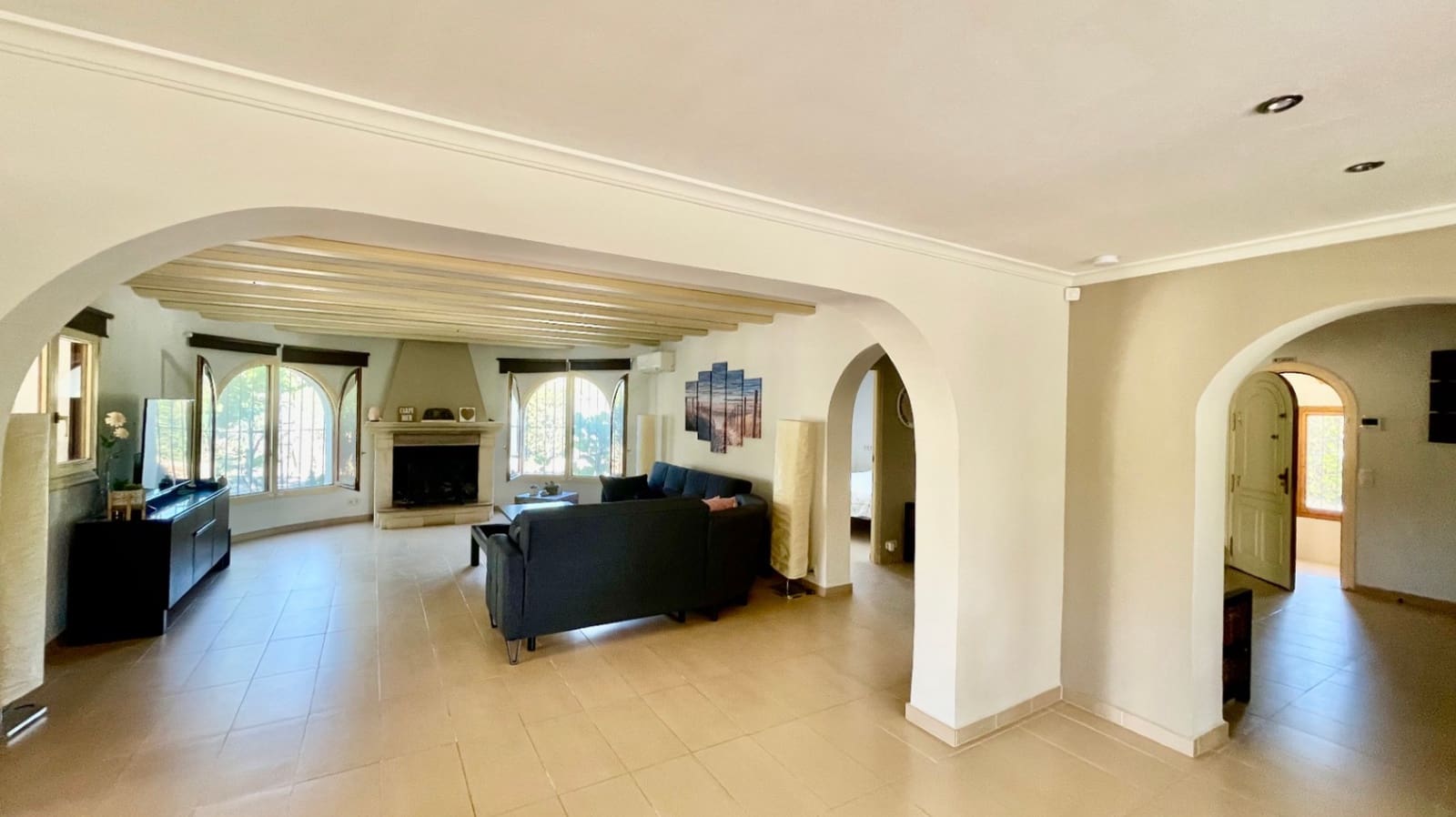 4 bedroom Villa for sale in Jalon / Xalo with pool garage - € 735,000 (Ref: 9383940)