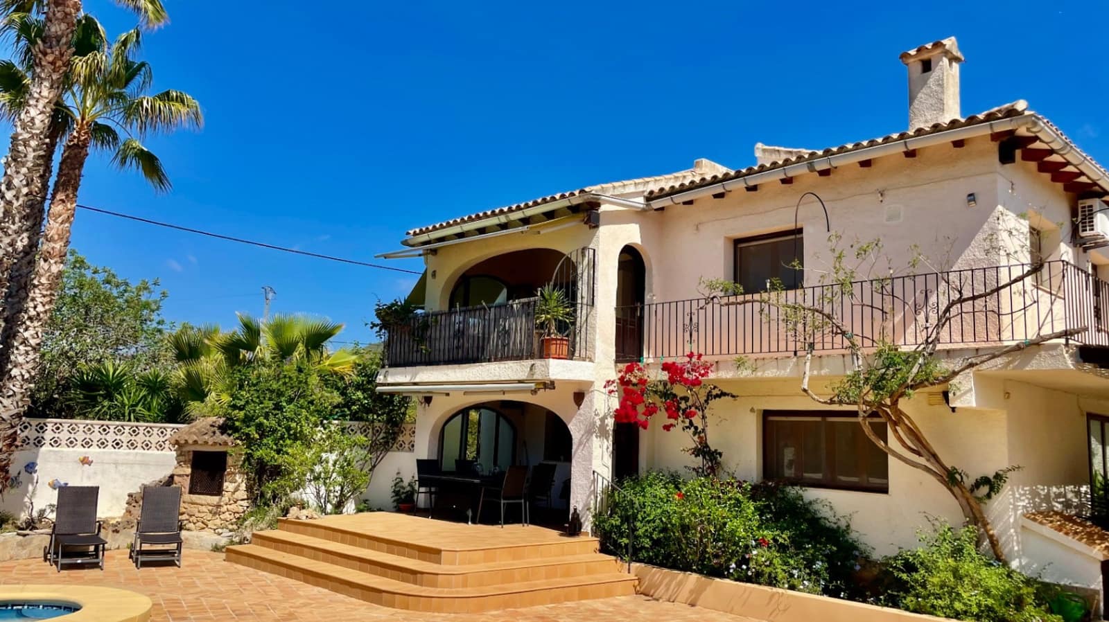 4 bedroom Villa for sale in Jalon / Xalo with pool garage - € 735,000 (Ref: 9383940)