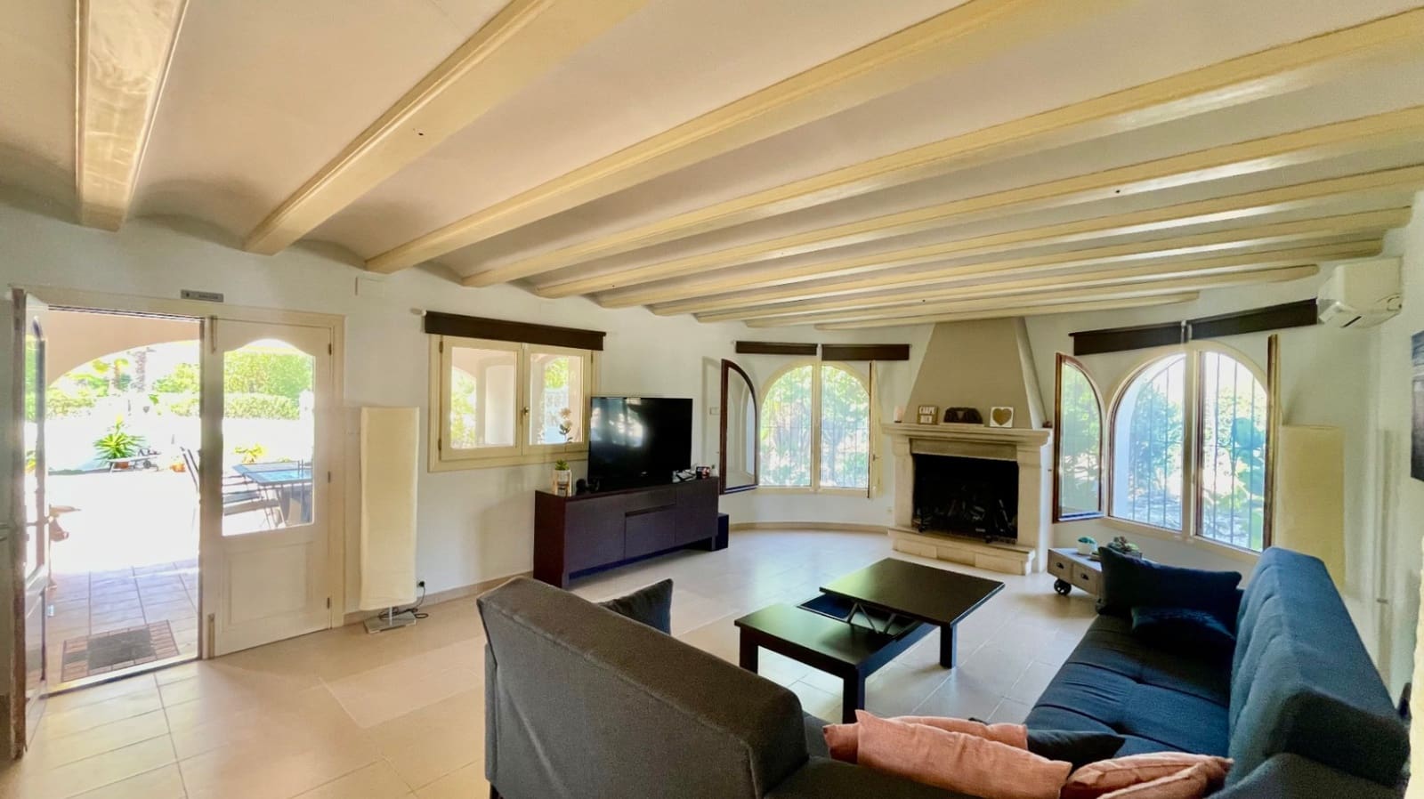 4 bedroom Villa for sale in Jalon / Xalo with pool garage - € 735,000 (Ref: 9383940)