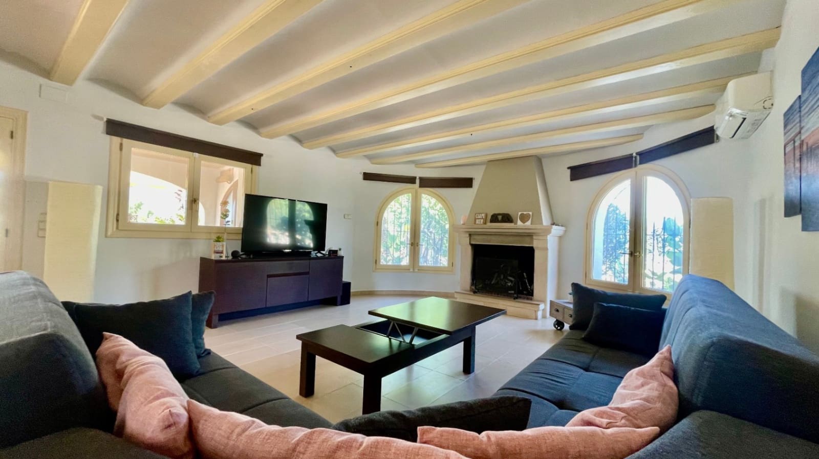 4 bedroom Villa for sale in Jalon / Xalo with pool garage - € 735,000 (Ref: 9383940)