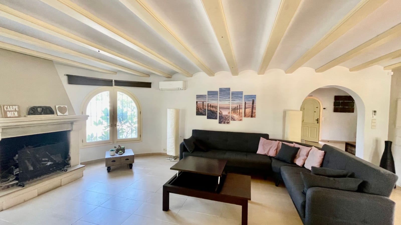4 bedroom Villa for sale in Jalon / Xalo with pool garage - € 735,000 (Ref: 9383940)